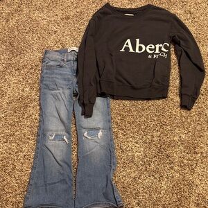 Abercrombie & Fitch outfit lot of Black Logo Sweatshirt w/ Blue Distressed Jeans